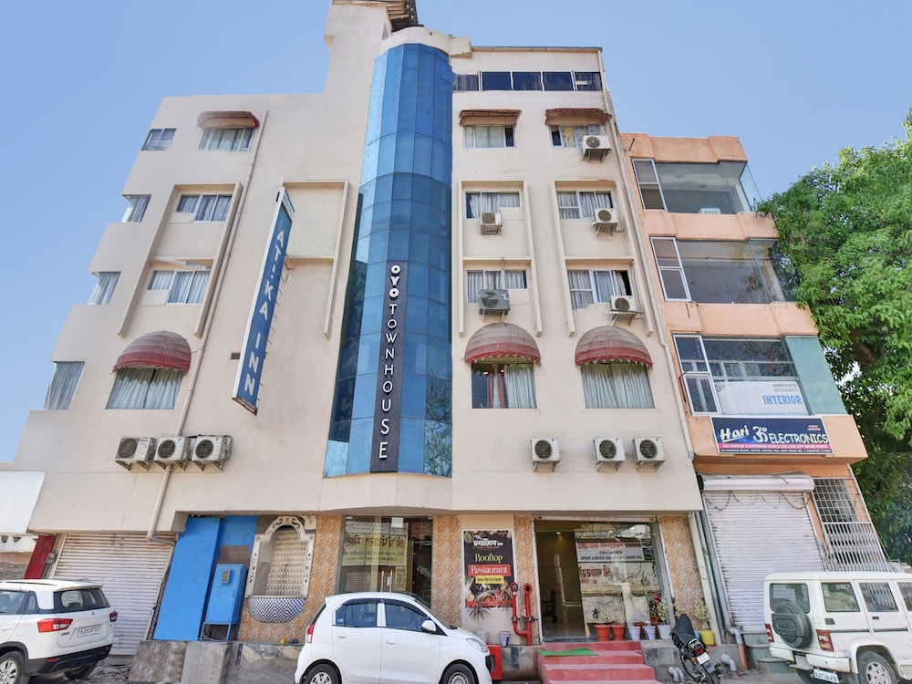 Vatika Inn 3/40