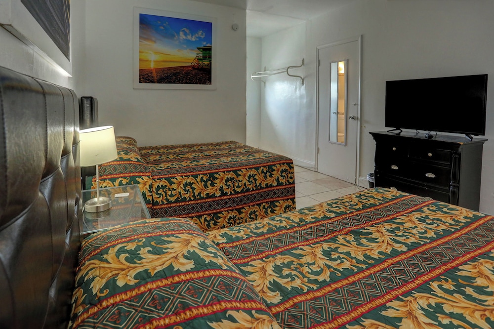 Beach and Town Motel 37/50