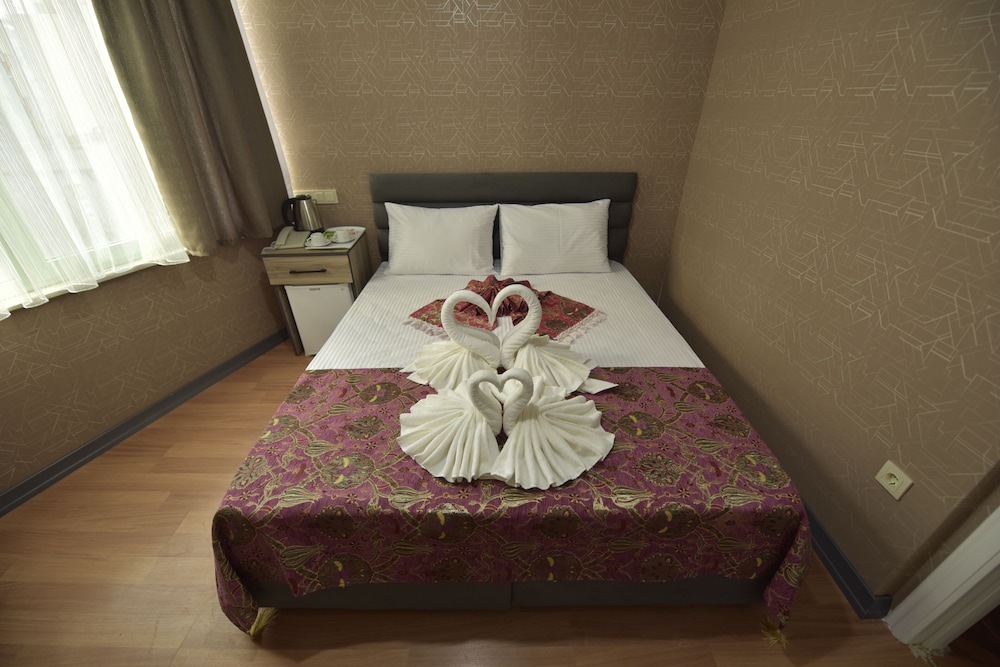 THE LUXX BOUTIQUE HOTEL 5/53