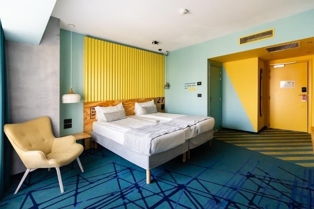 SUPERIOR, DOUBLE BED