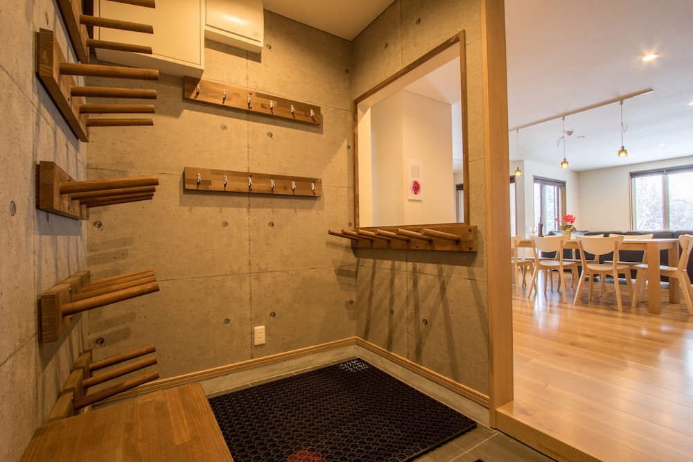 Kabayama Townhouses 14/16
