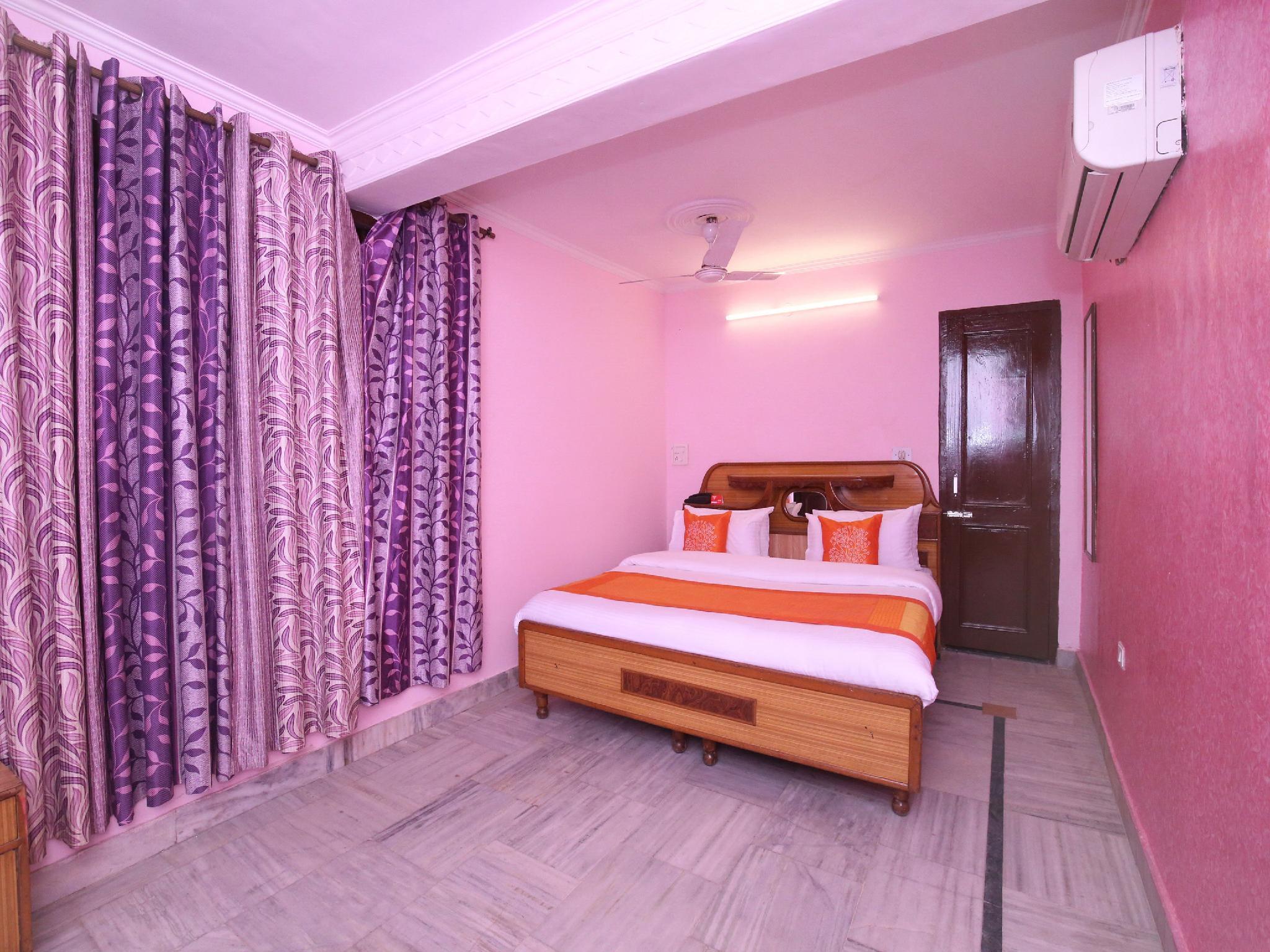 Oyo 10384 Hotel Rajesh Palace 17/30