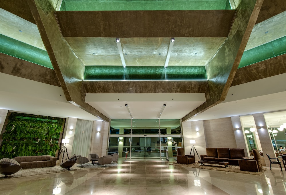 K Hotel 2/33