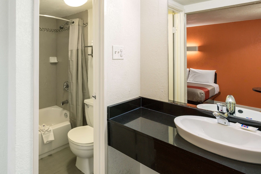 Motel6 Dallas, TX - Farmers Branch 43/47