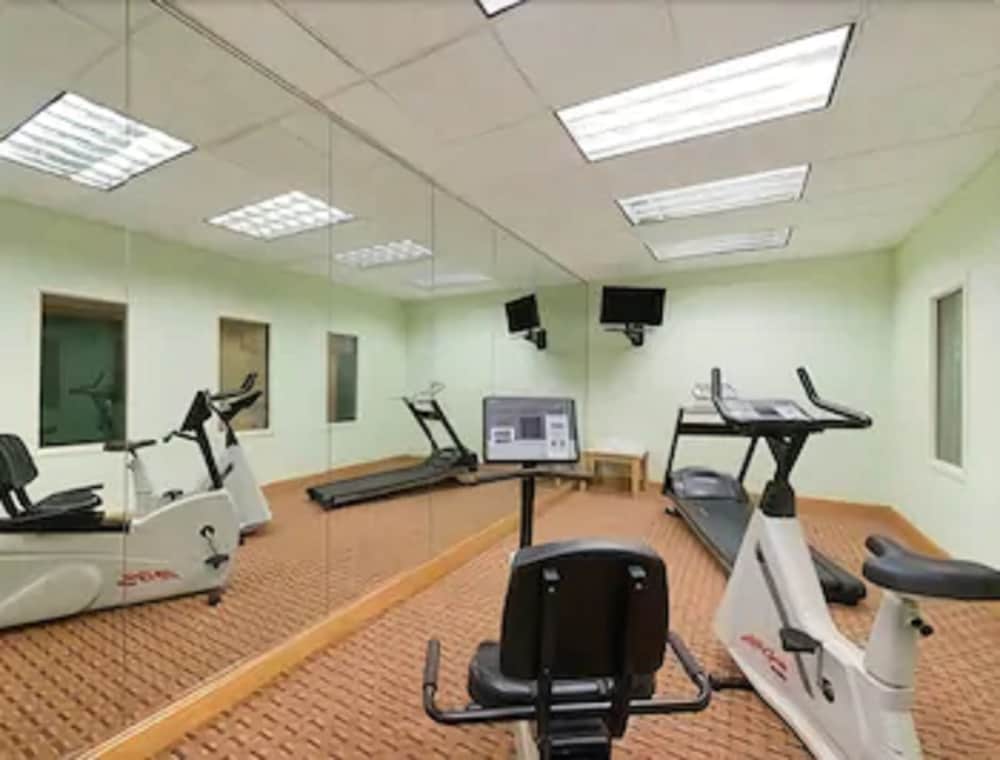 Baymont by Wyndham Fort Myers Airport 23/41