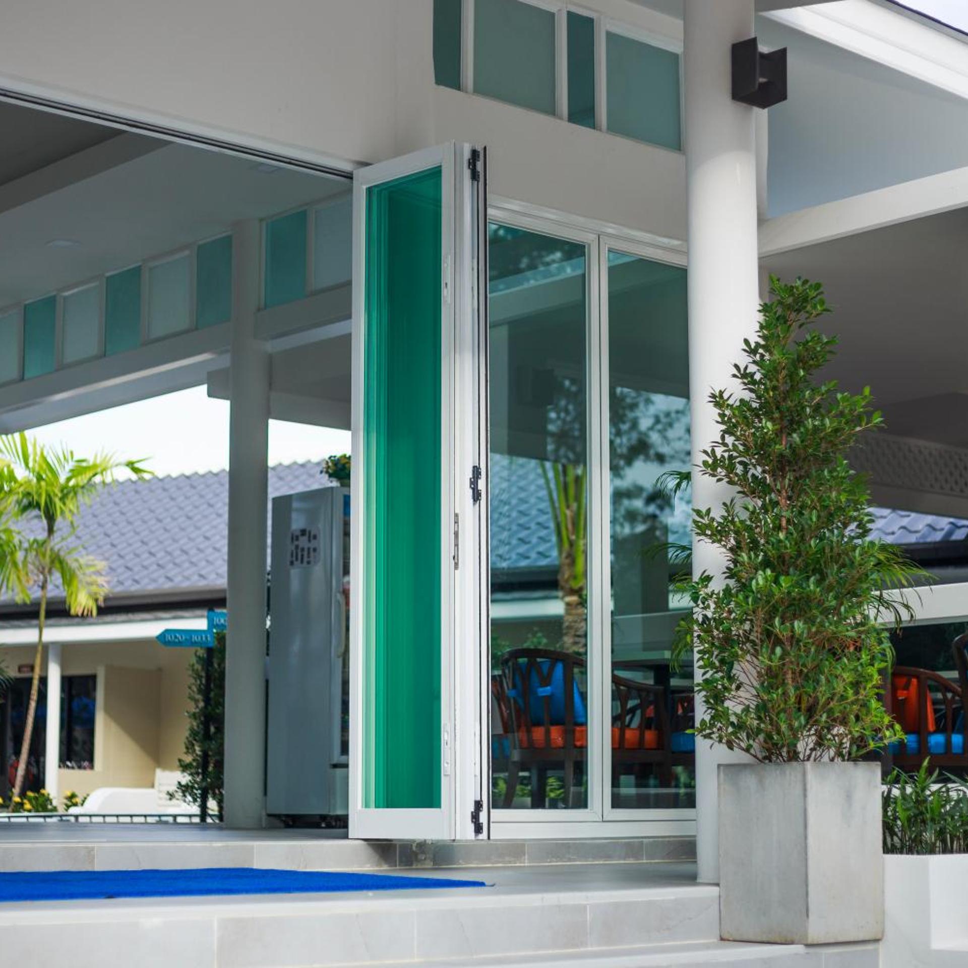 Tuana Hotels Brook Pool Access 2/50