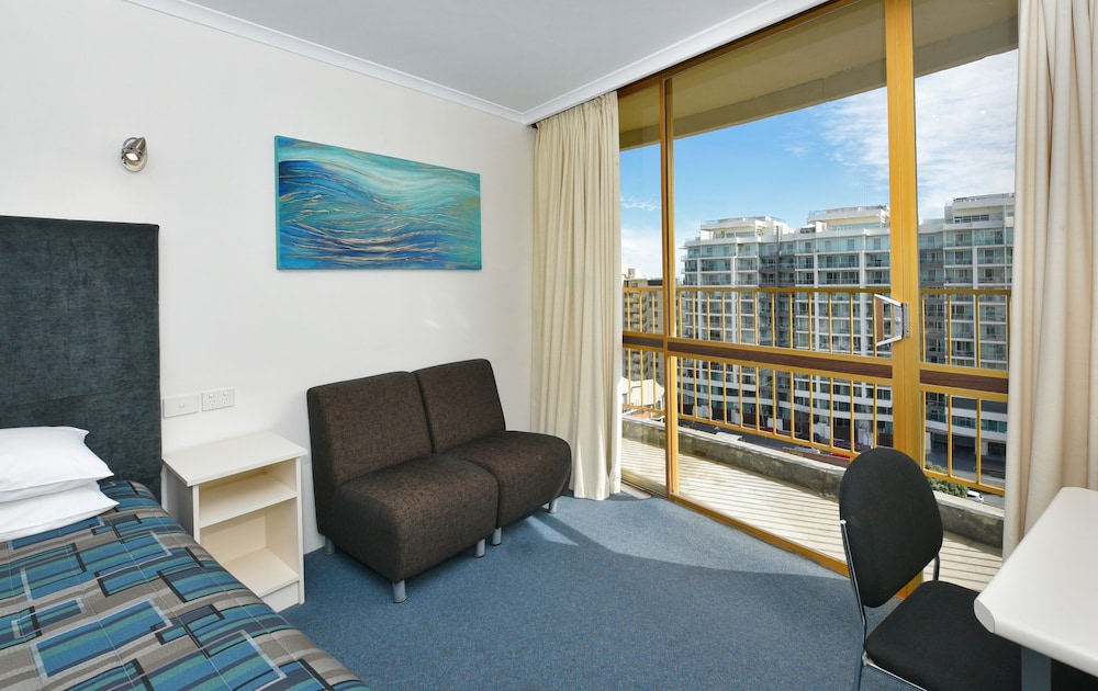 Atlantic Tower Motor Inn 35/45