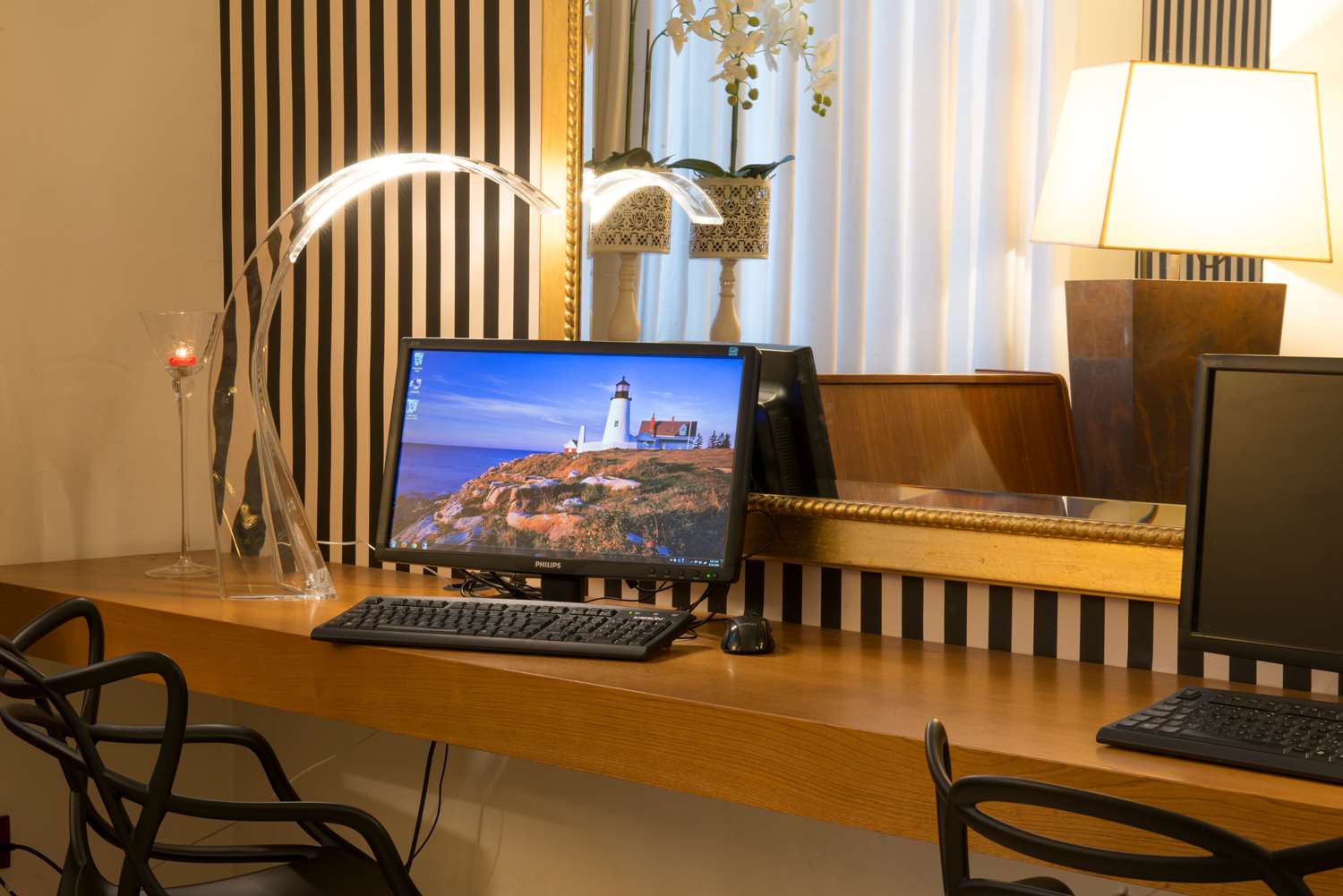 De La Pace, Sure Hotel Collection by Best Western 8/9