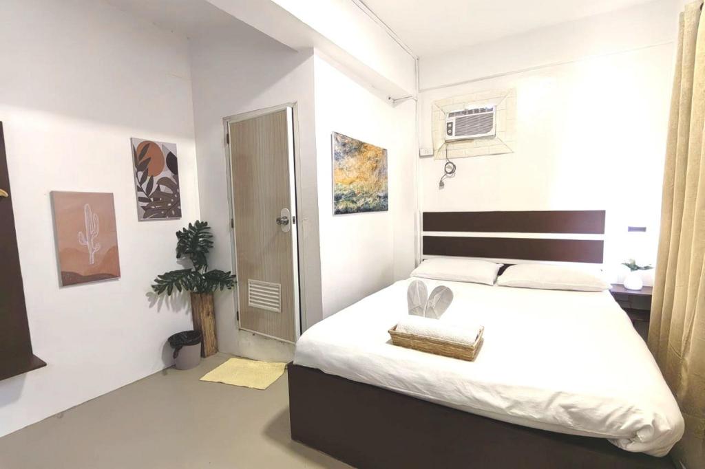 Standard Double Deluxe with Private Bath