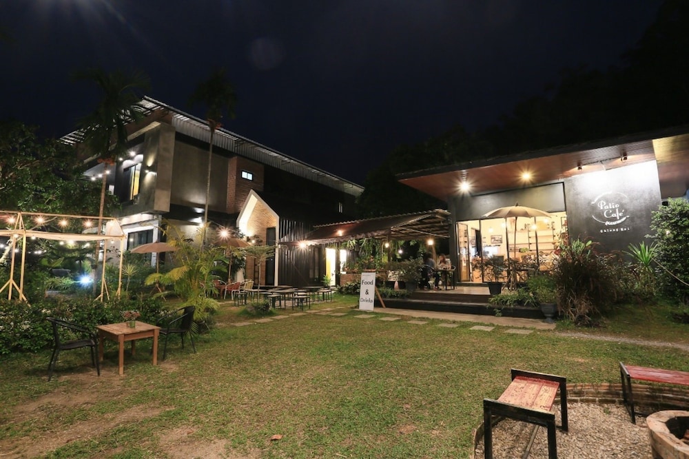 Manonnee Bed & Breakfast 72/76