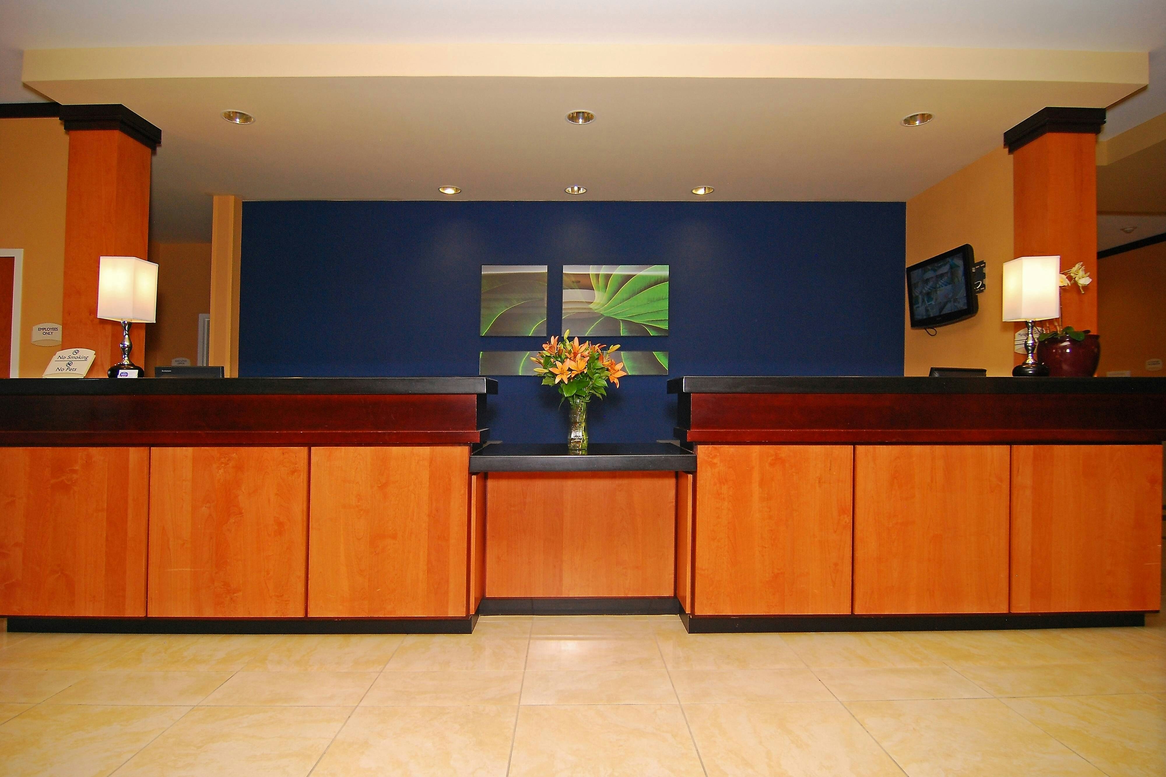 Lobby at Fairfield Inn Suites By Marriott Tehachapi, Tehachapi - CA
