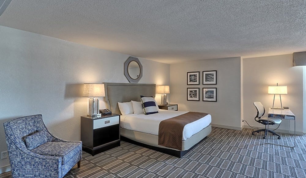 South Shore Harbour Resort & Conference Center 8/30