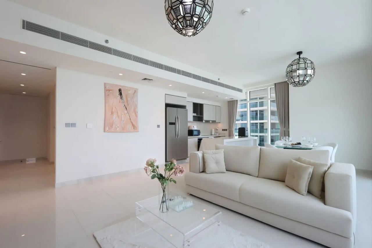 3BR with Marina Skyline View & Private Beach 15/26