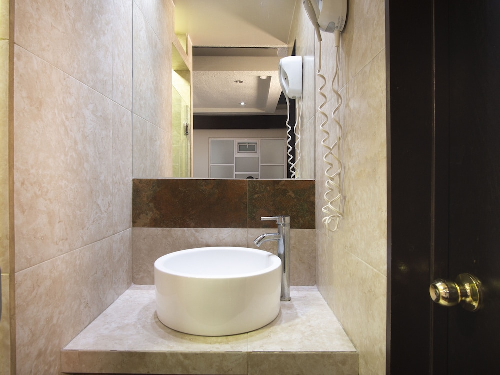 CAPITAL O Hotel Rose, Ensenada 41/48
