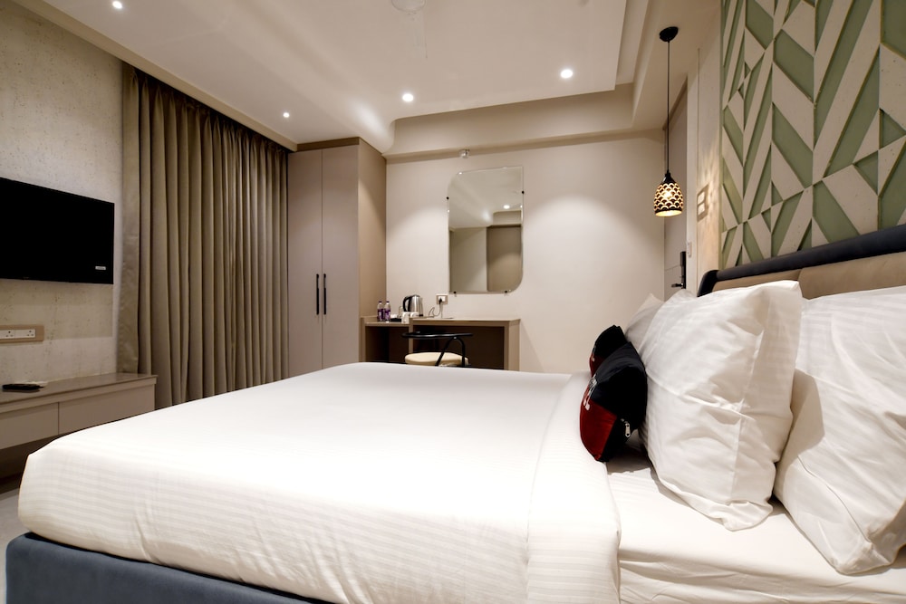 Aceotel Select Tulsi Vijay Nagar 17/44