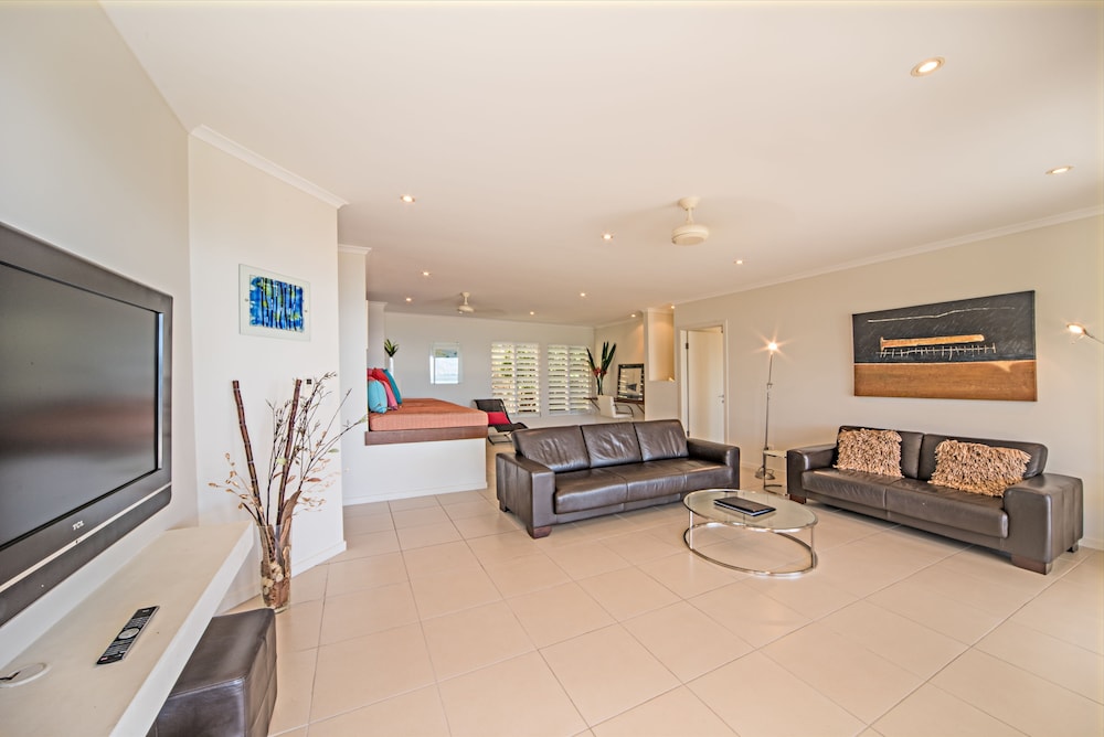 Seastar Apartments 29/50