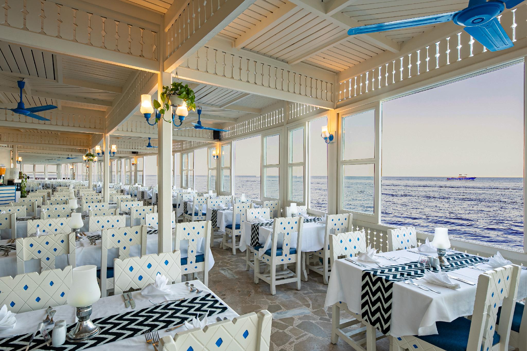 Azur, Triple, Sea View