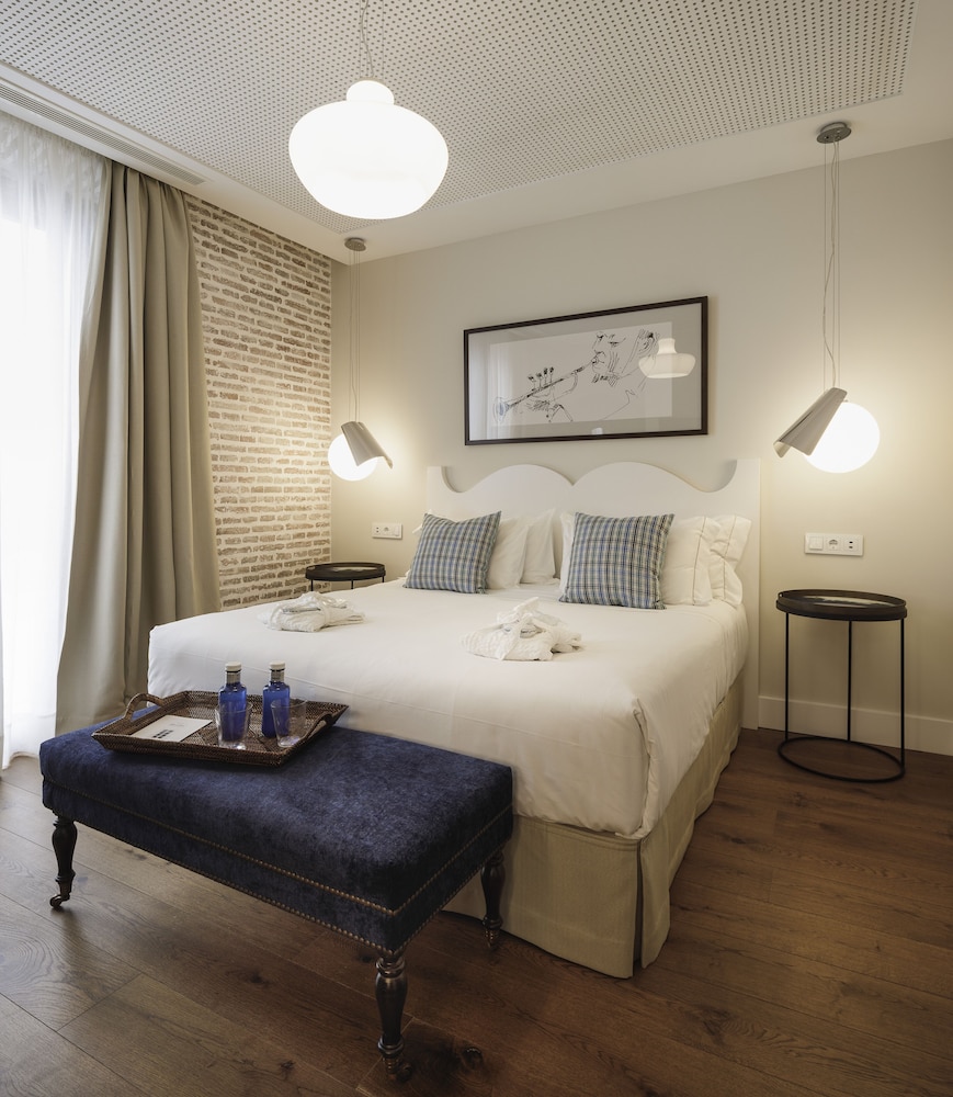 SUPERIOR, DOUBLE BED