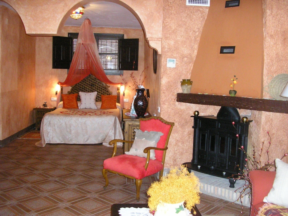 Palacio Guzmanes Hospederia Rural 40/64