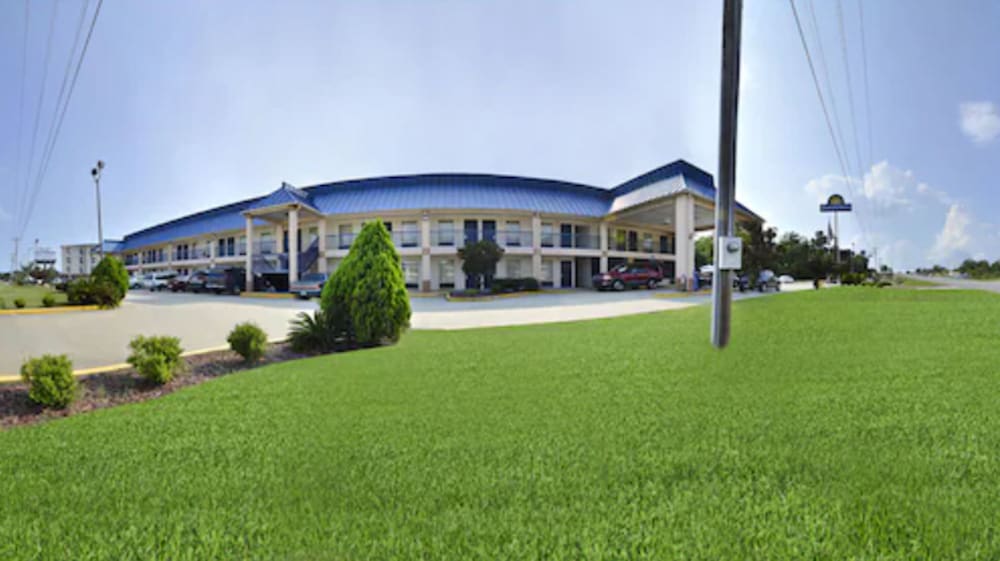 Days Inn by Wyndham Ocean Springs 6/32