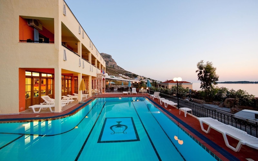 Philoxenia Hotel 16/35