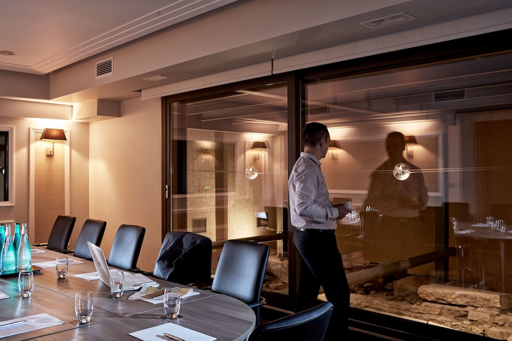 Antigon Urban Chic Hotel by GHH 64/67