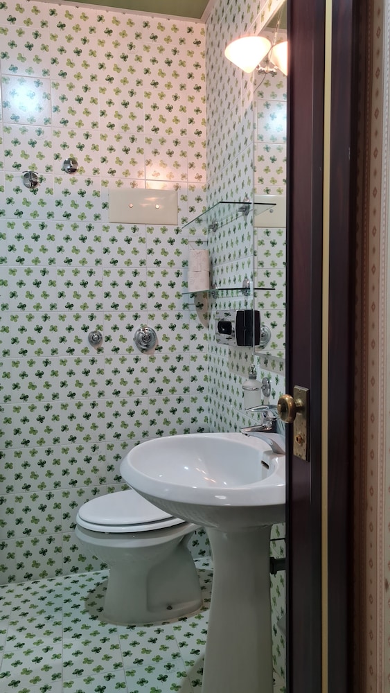 غرفة قياسية بسرير مزدوج، Venice Michelangelo Hotel 10/10