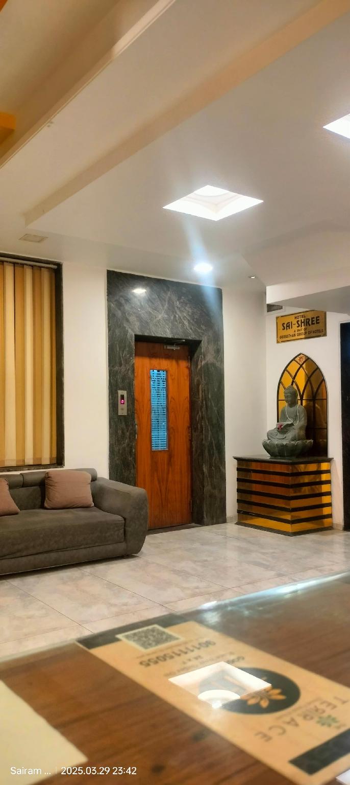 Oyo 4445 Hotel Saishri 51/63