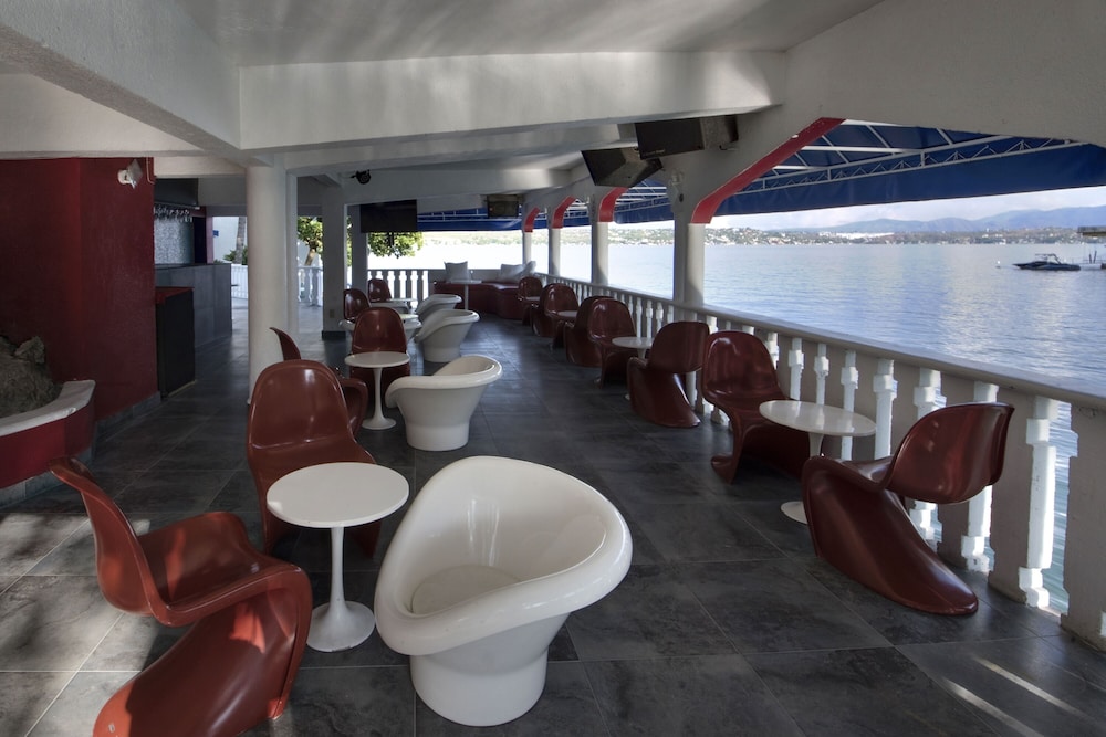 Hotel Villa Bejar Tequesquitengo 53/72