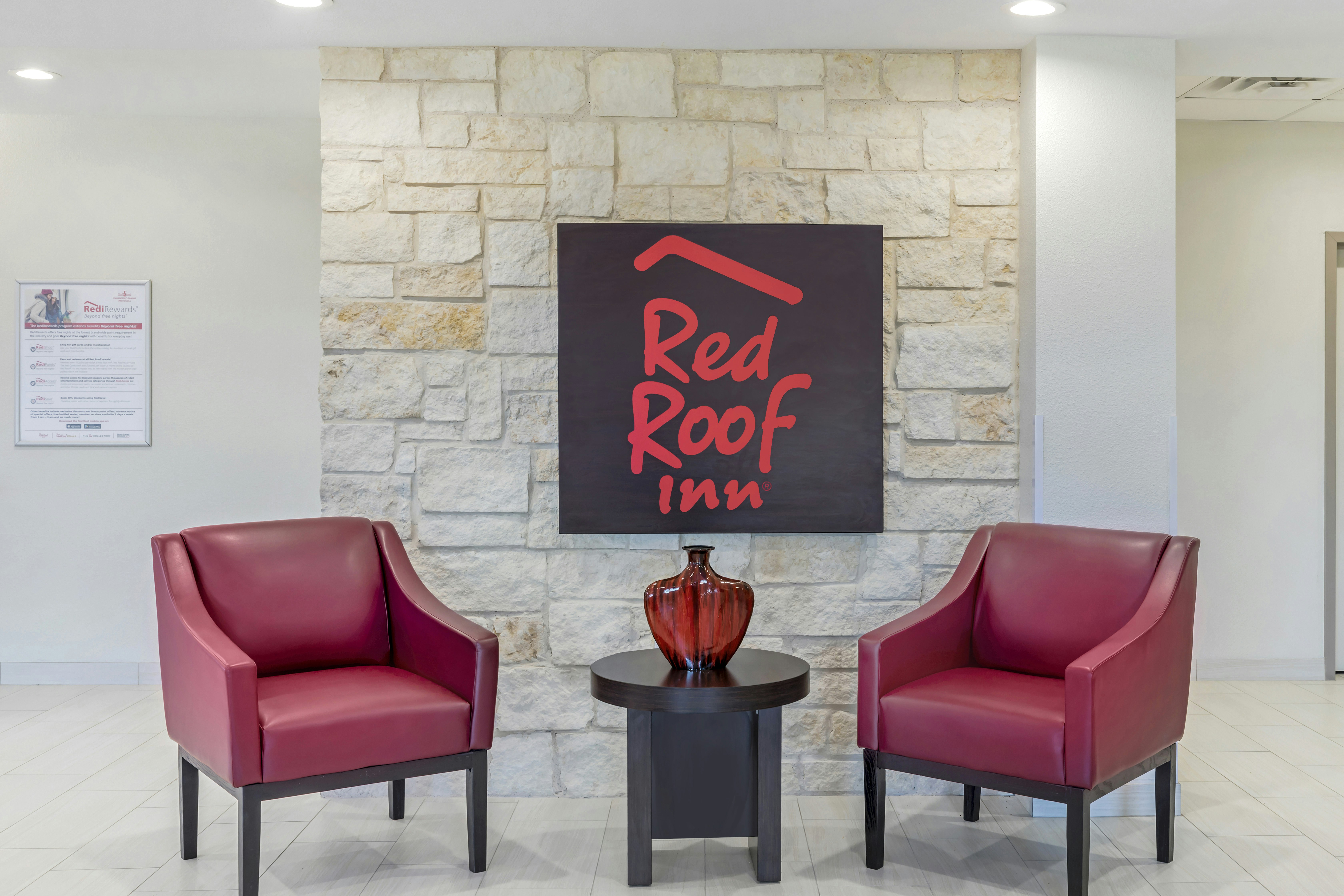 Red Roof Inn Hutchins 7/11