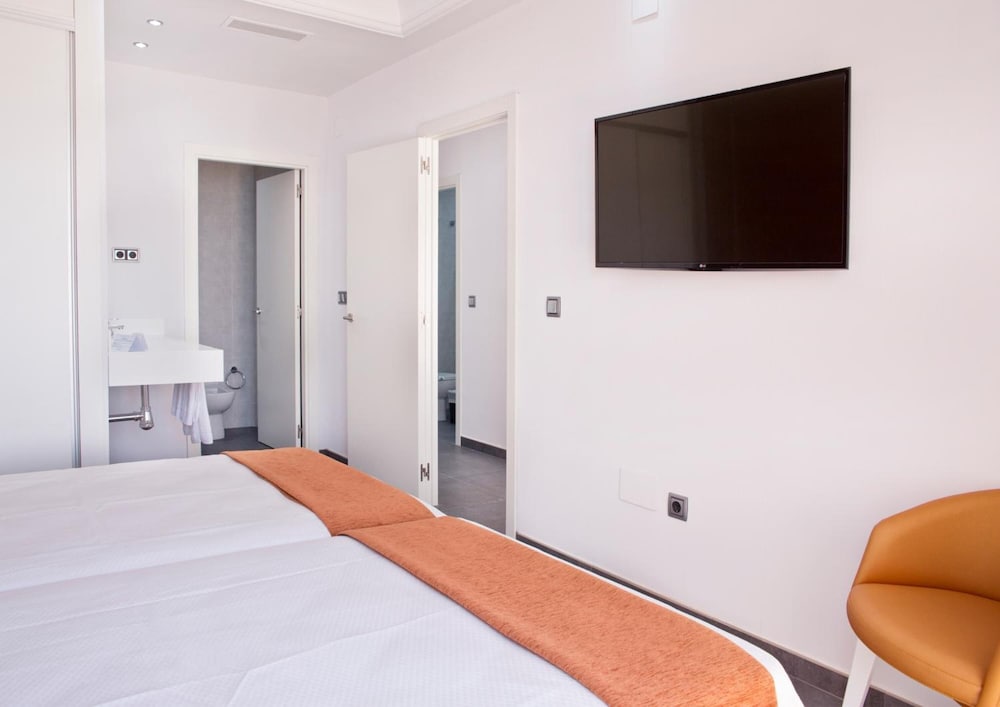 Delfines Hotel & Suites 18/39