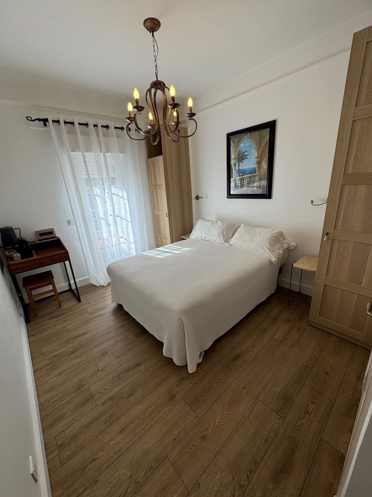 Hôtel Les Flots Bleus 11/36