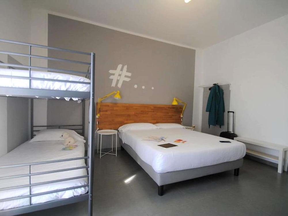 Ibis Styles Brindisi 24/66