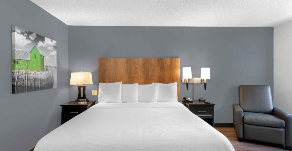 Extended Stay America Premier Suites - Fort Myers - Airport 12/39