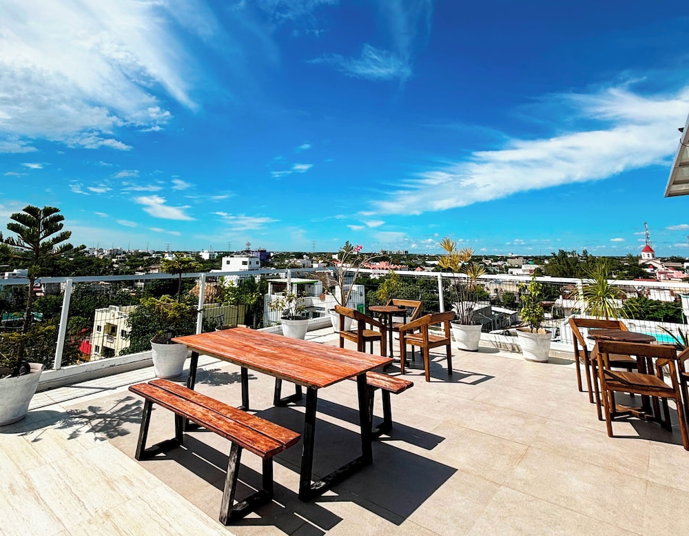 Capital O Hotel Brisas del Mar Playa Del Carmen 83/98