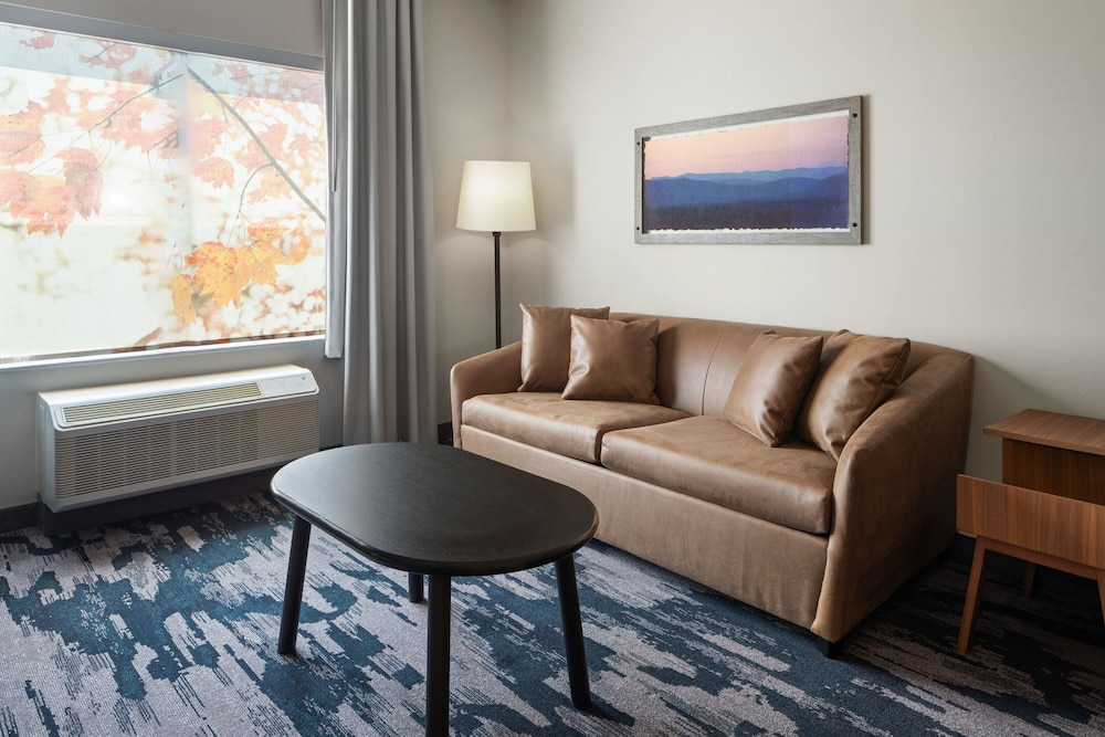 Fairfield by Marriott Inn & Suites Whitsett Greensboro East 10/21