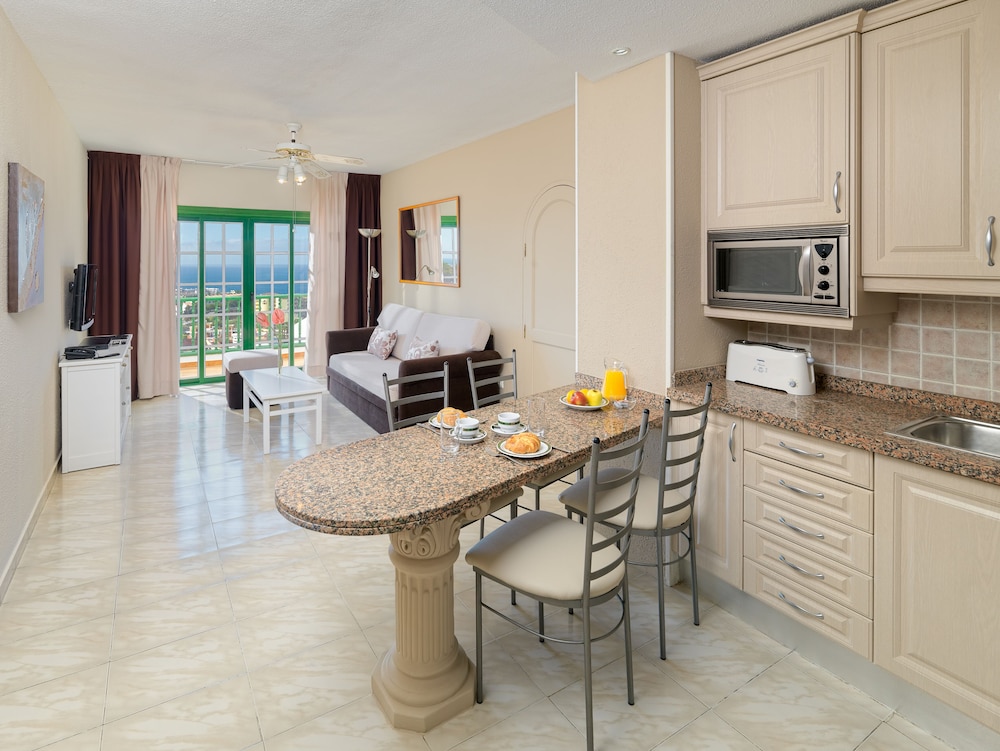 Regency Torviscas Apartments And Suites 50/63