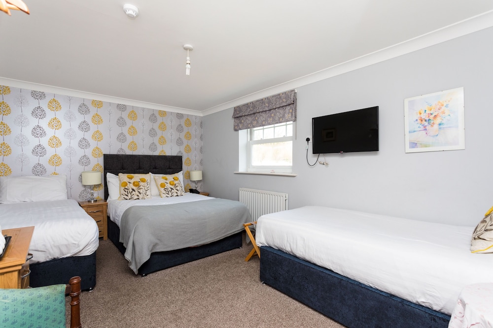 Family 4, Double and Twin Beds