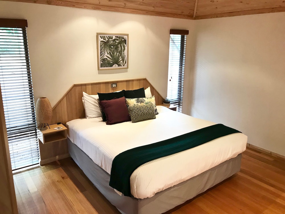ELLENSBROOK COTTAGES 6/47