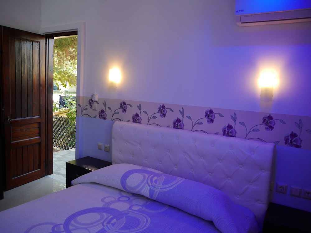 Blue Bay Beach Hotel 15/50