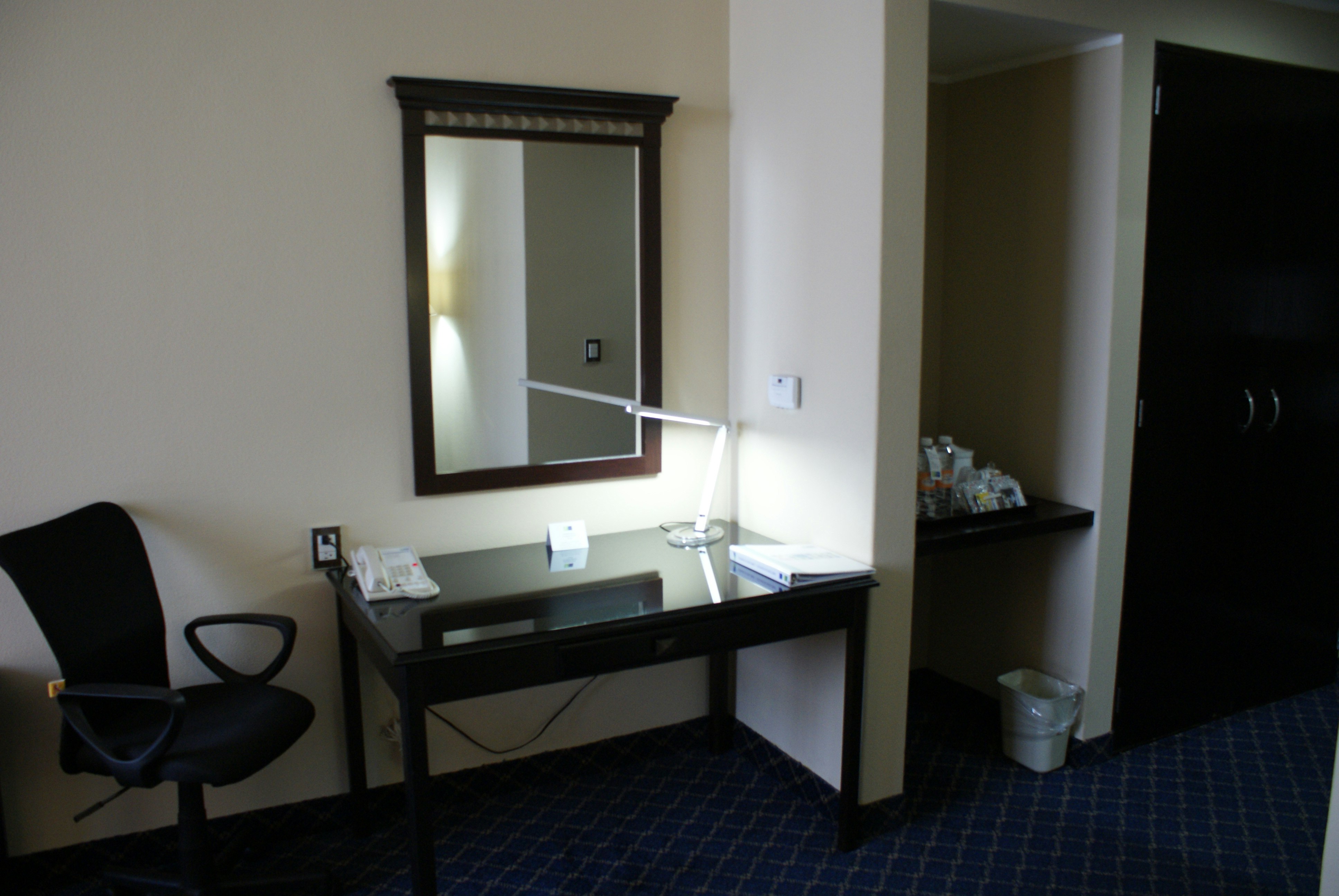 Holiday Inn Express Mexico Santa Fe 49/50