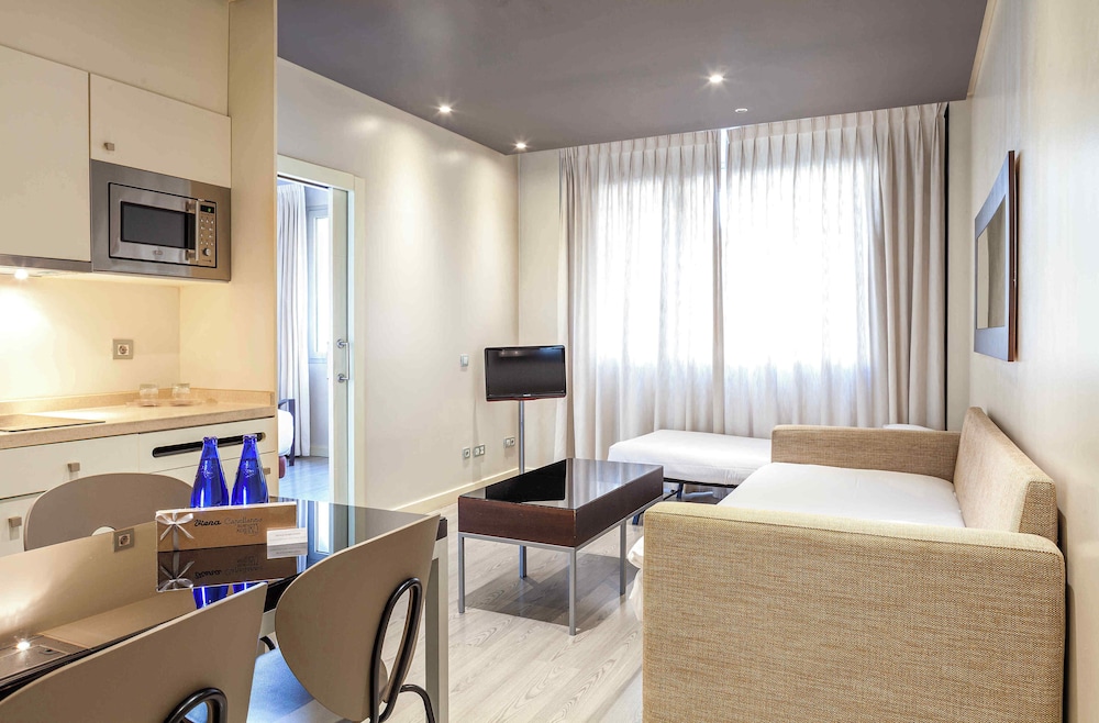 Suites Viena Plaza de Espana 41/61