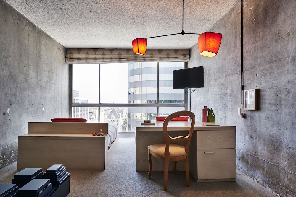 The Line Hotel 30/46