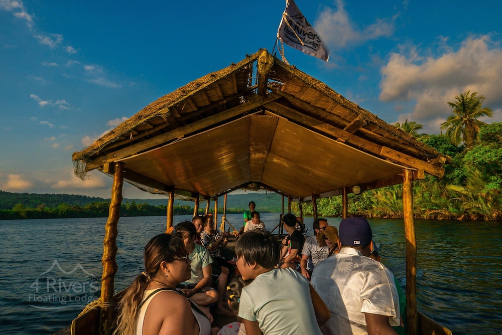 4 Rivers Floating Lodge 46/50