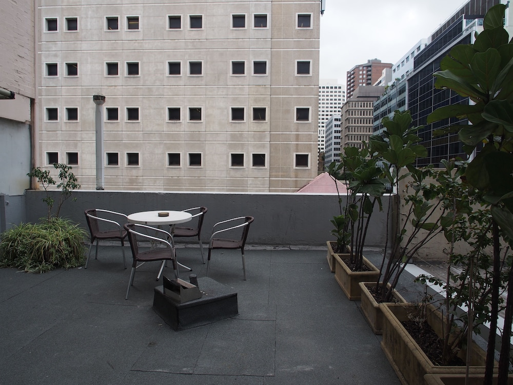 WYNYARD HOTEL 35/36