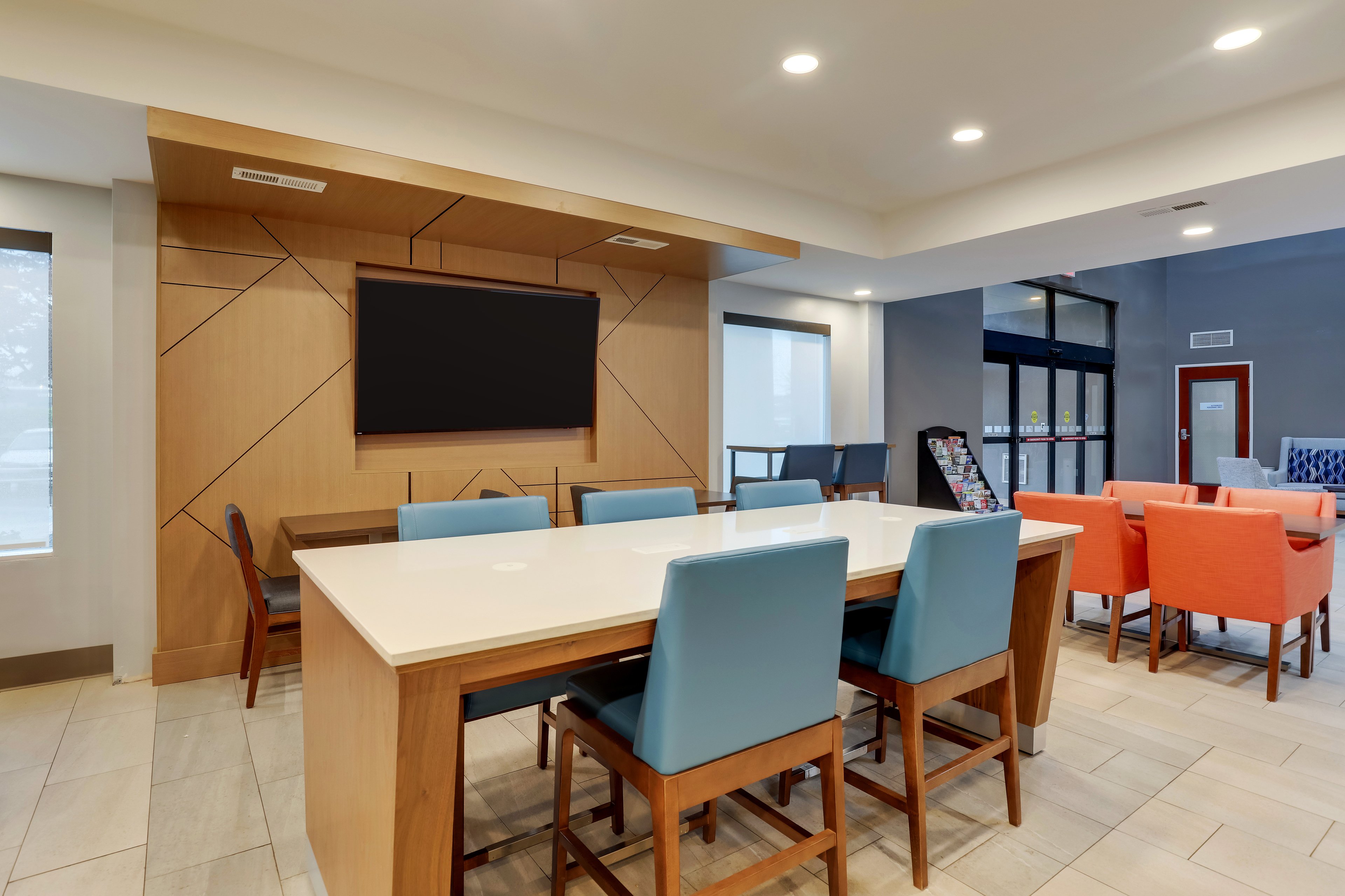 Holiday Inn Express Lexington Southwest Nicholasville 25/28