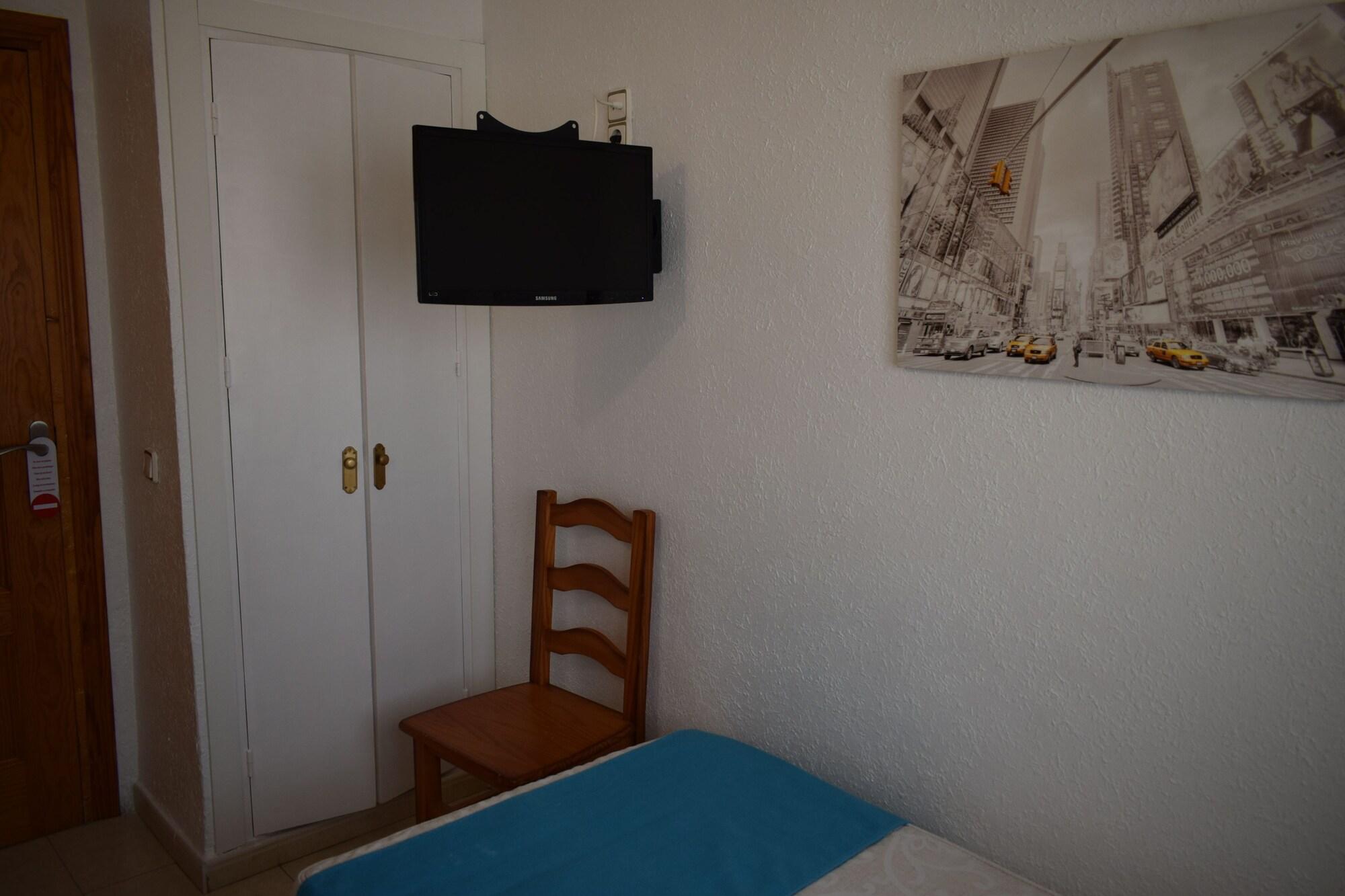 Hostal Juan De Austria 34/50