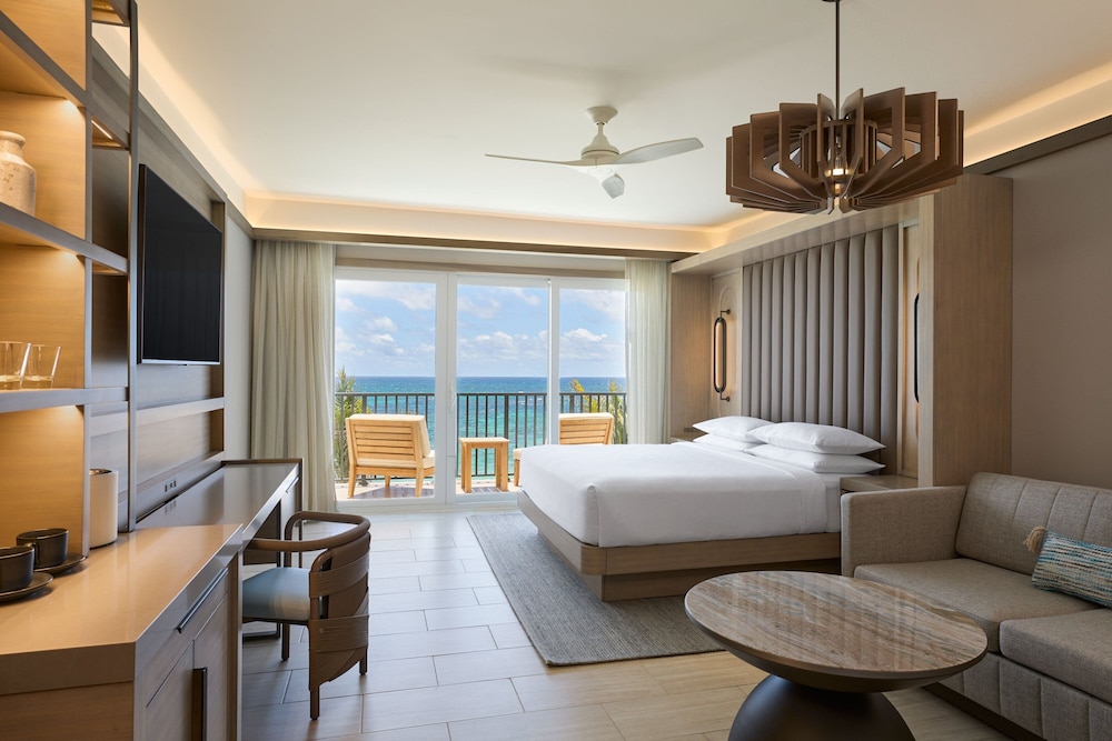 JW Marriott St. Maarten Beach Resort & Spa 16/50