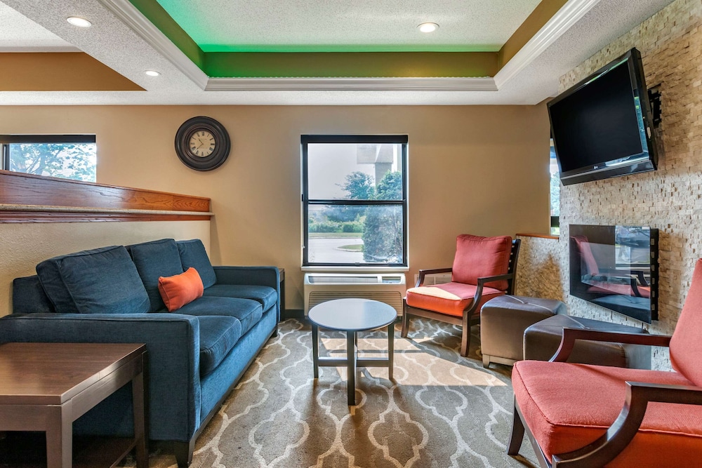 Comfort Inn Wings Stadium 23/29