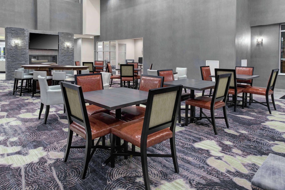 Homewood Suites By Hilton Lansing Eastwood 28/40